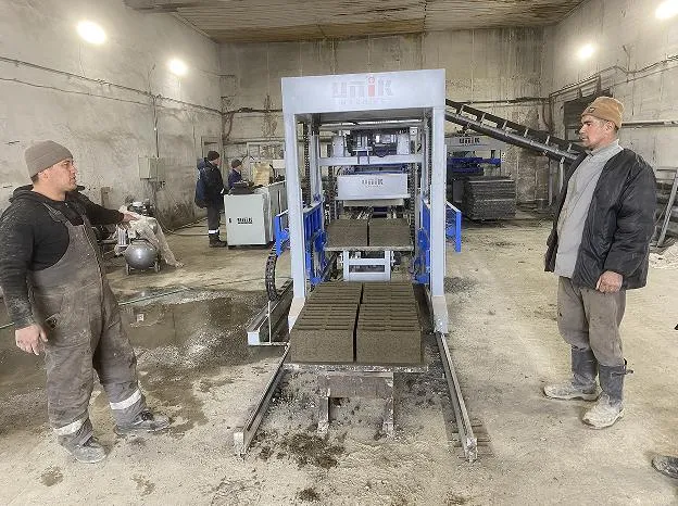 Proč je technologie servo vibrací klíčem k výrobě betonových bloků?