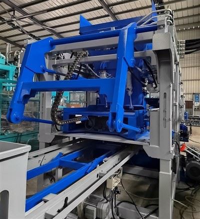 Cementový hydraulický stroj s dutým blokem