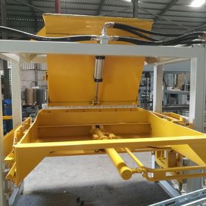 Přední podávací zásuvka